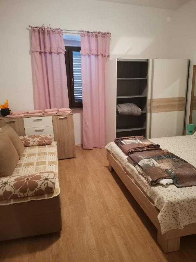 Apartman Miki Pula Bagian luar foto