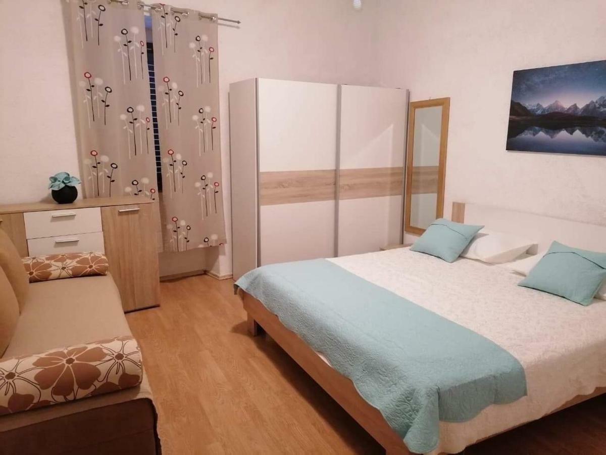 Apartman Miki Pula Bagian luar foto
